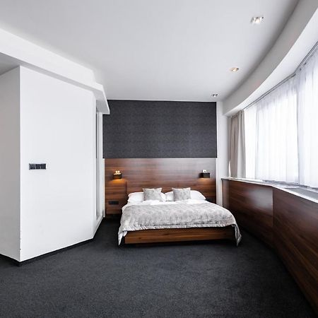 Tempus Club Garni Hotel Bratislava Luaran gambar