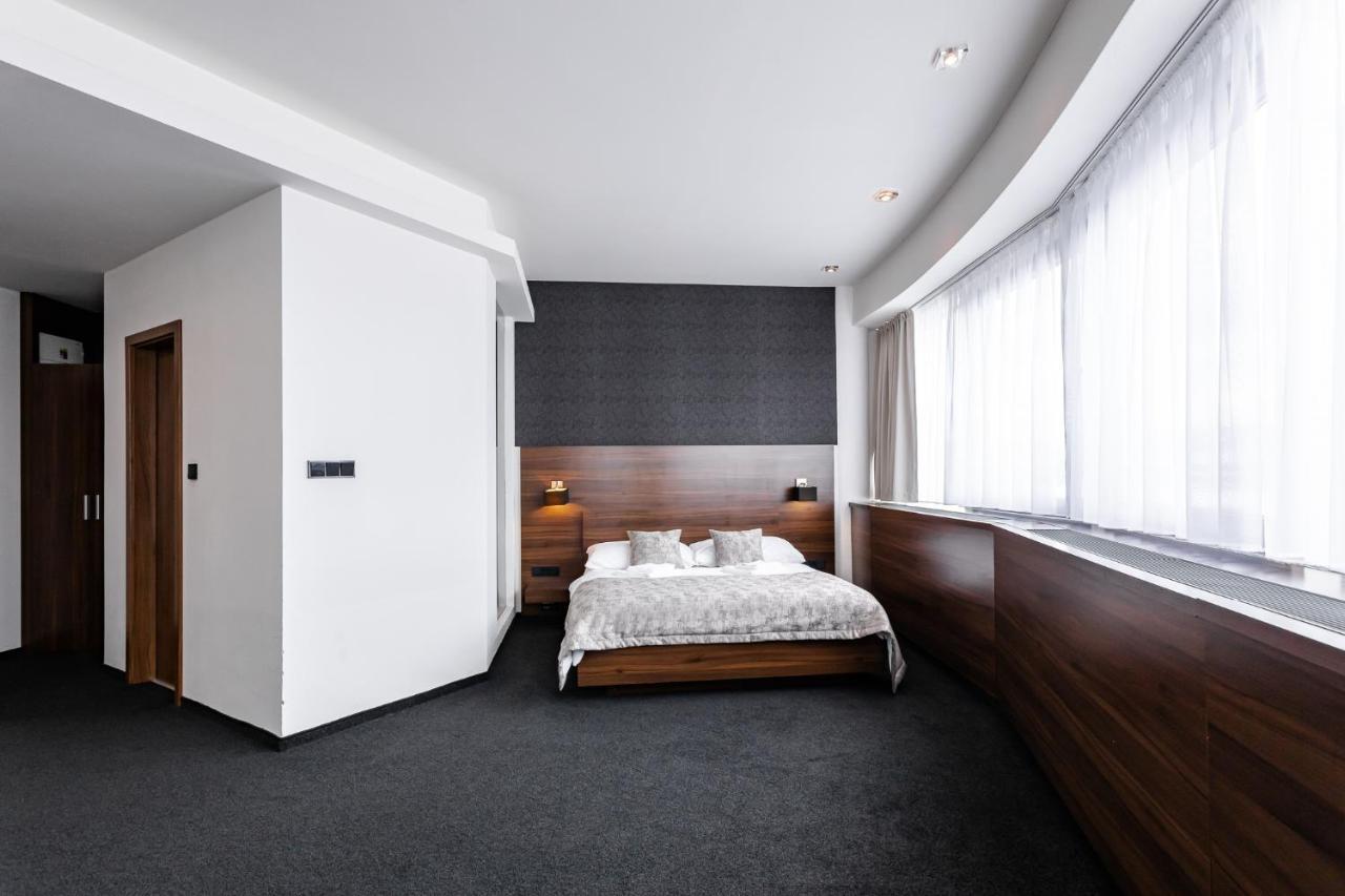 Tempus Club Garni Hotel Bratislava Luaran gambar