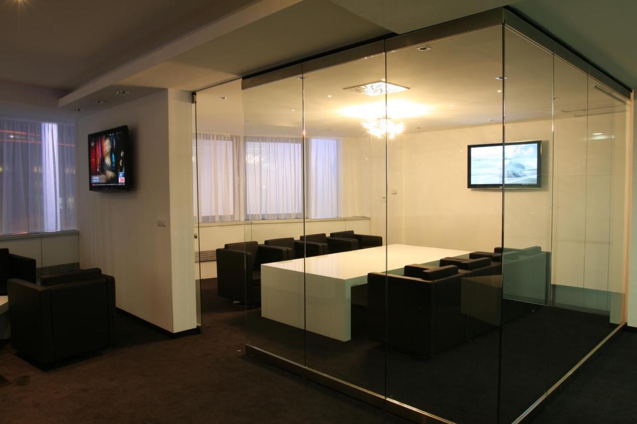 Tempus Club Garni Hotel Bratislava Luaran gambar