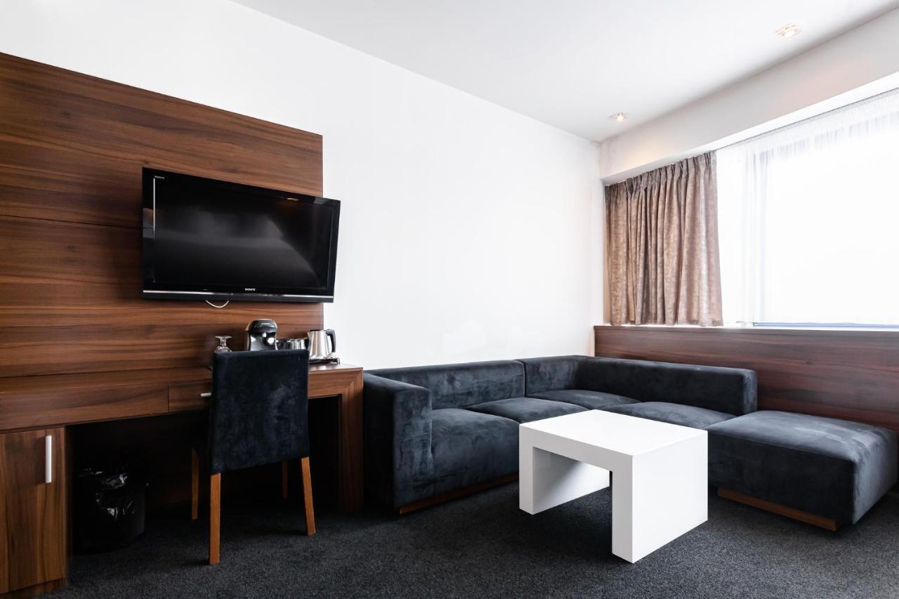 Tempus Club Garni Hotel Bratislava Luaran gambar