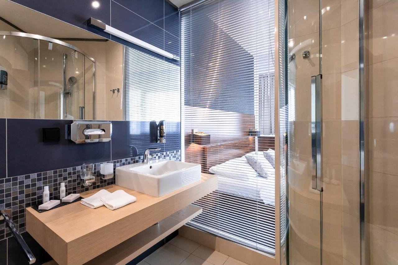Tempus Club Garni Hotel Bratislava Luaran gambar