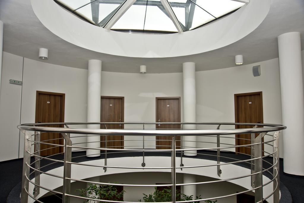 Tempus Club Garni Hotel Bratislava Luaran gambar